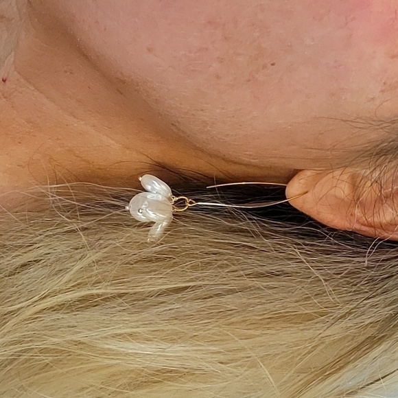 Baroque Pearl Snowdrop Earrings - Picture 3 of 8